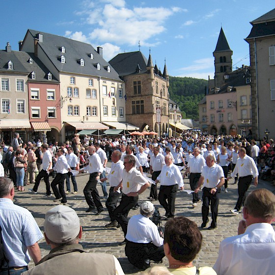 „Echternacher Springprozession“