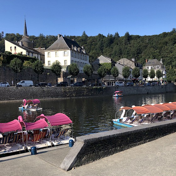 Pedalos auf der Semois in Bouillon